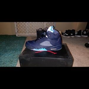 Jordan 5 Hornets (pre-grape)